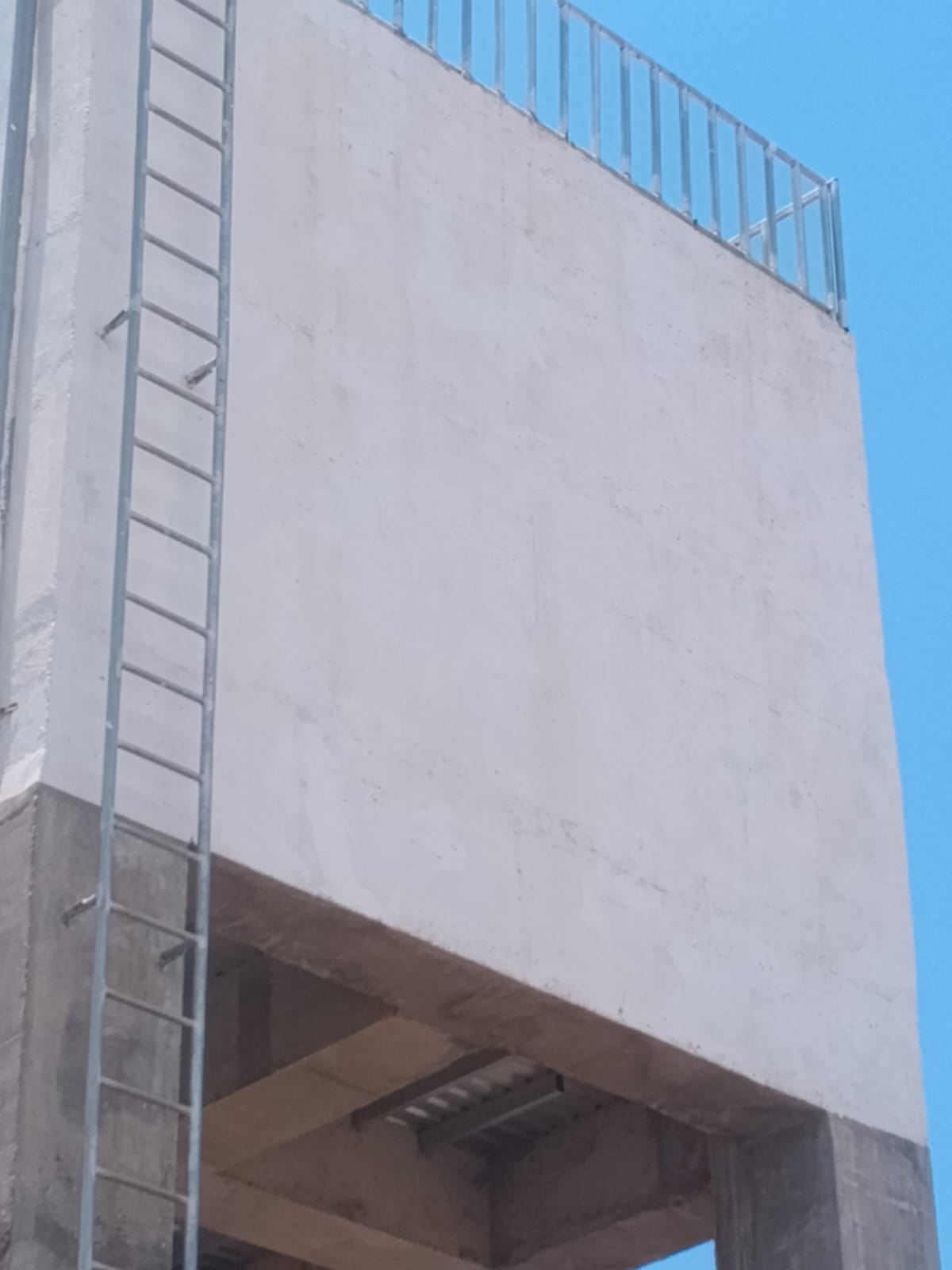 Escalera HG e Infraestructura